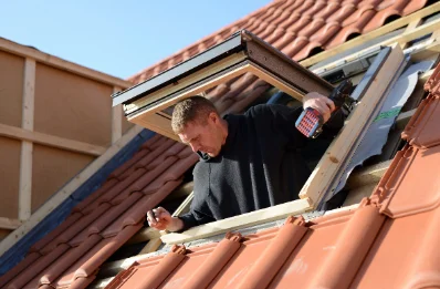 Pose de fenêtres de toit Velux à Erbajolo